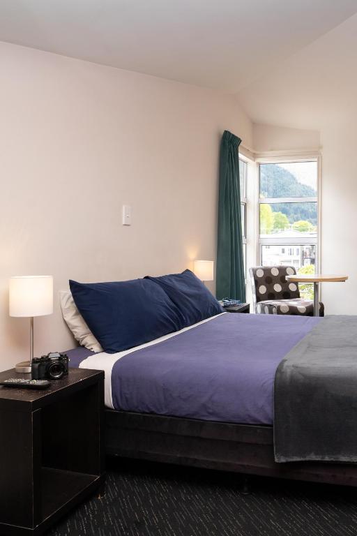Superior Double Room -Shared Bathroom