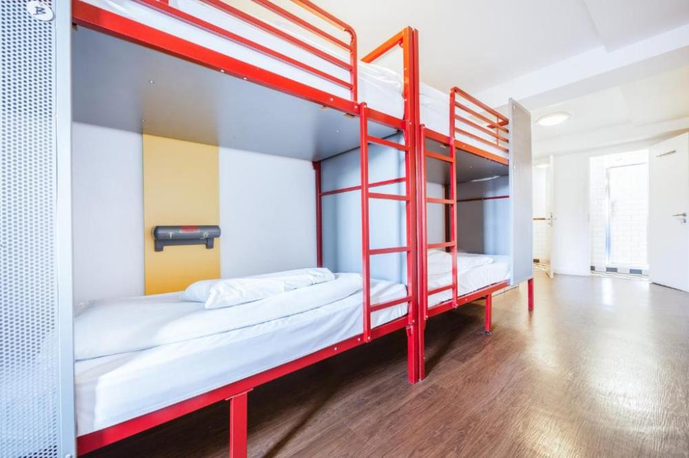 Bed in 4 bed ensuite dorm