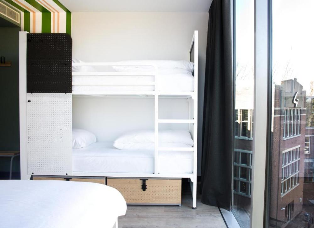 Bed in 4-bed Deluxe Dorm - Ensuite