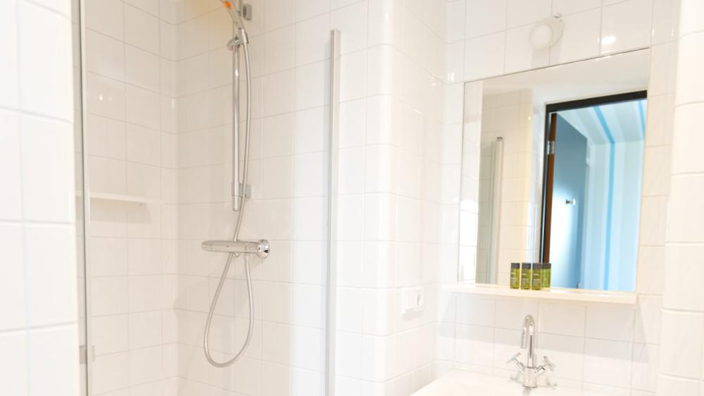 Private 6-bed Room – Ensuite