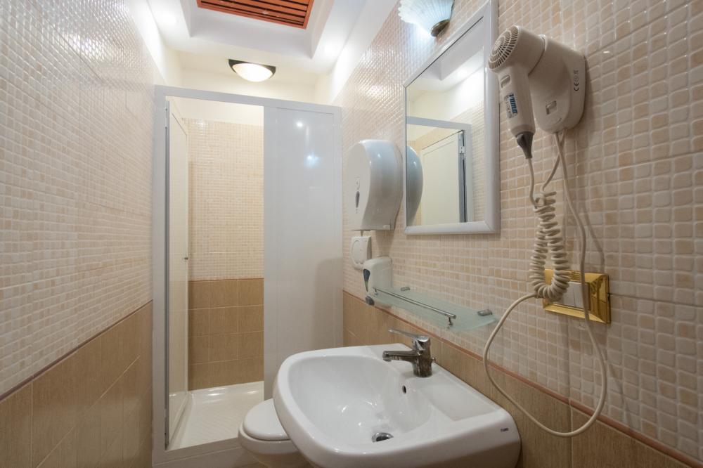 Quarto privativo com banheiro em suíte Quarto privativo com suíte