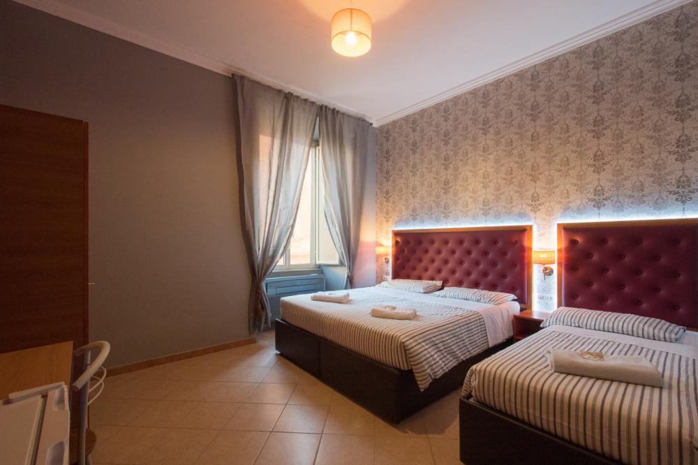 Quarto privativo com banheiro em suíte Quarto privativo com suíte