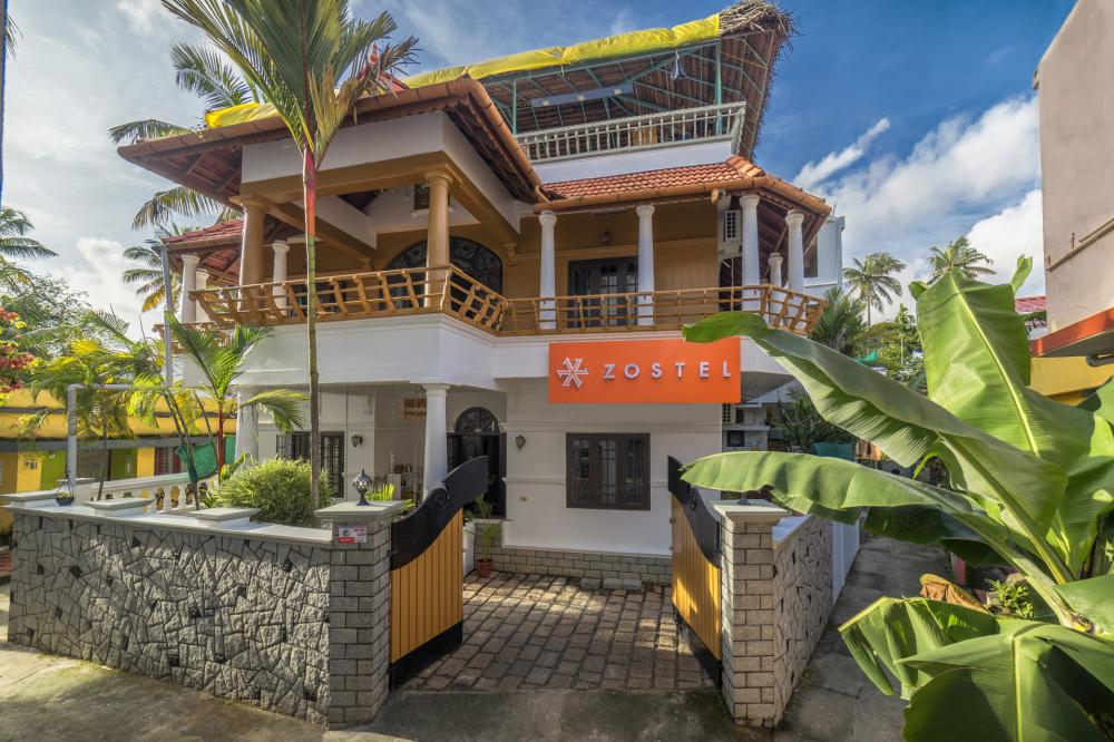 Zostel Kochi Exterior Main Building