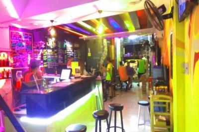 Restaurant & bar onsite Image